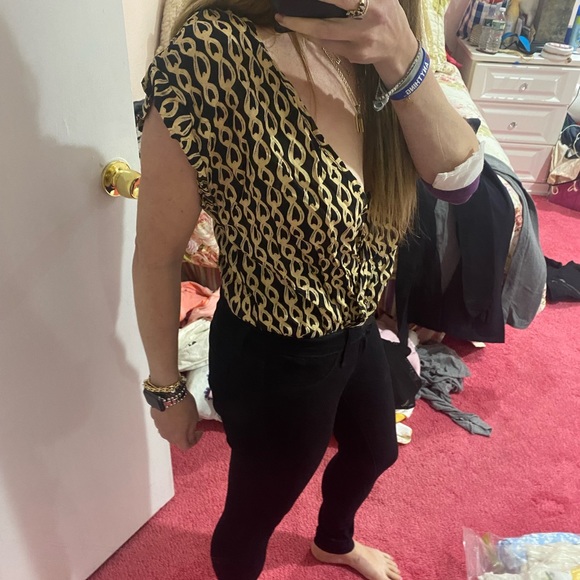 Like new bodysuit - Picture 3 of 8